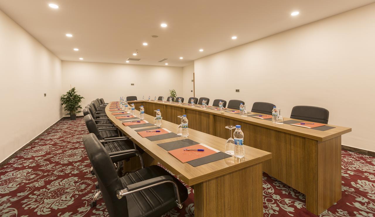 Yilmazoglu Park Hotel Газиантеп Екстериор снимка